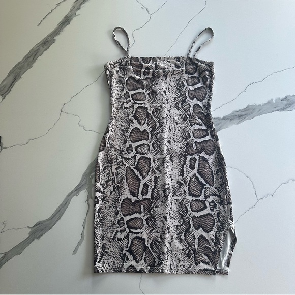 SHEIN | Snake Print Bodycon Mini Dress | Size Small | Neutral White/Gray/Black - Picture 2 of 15